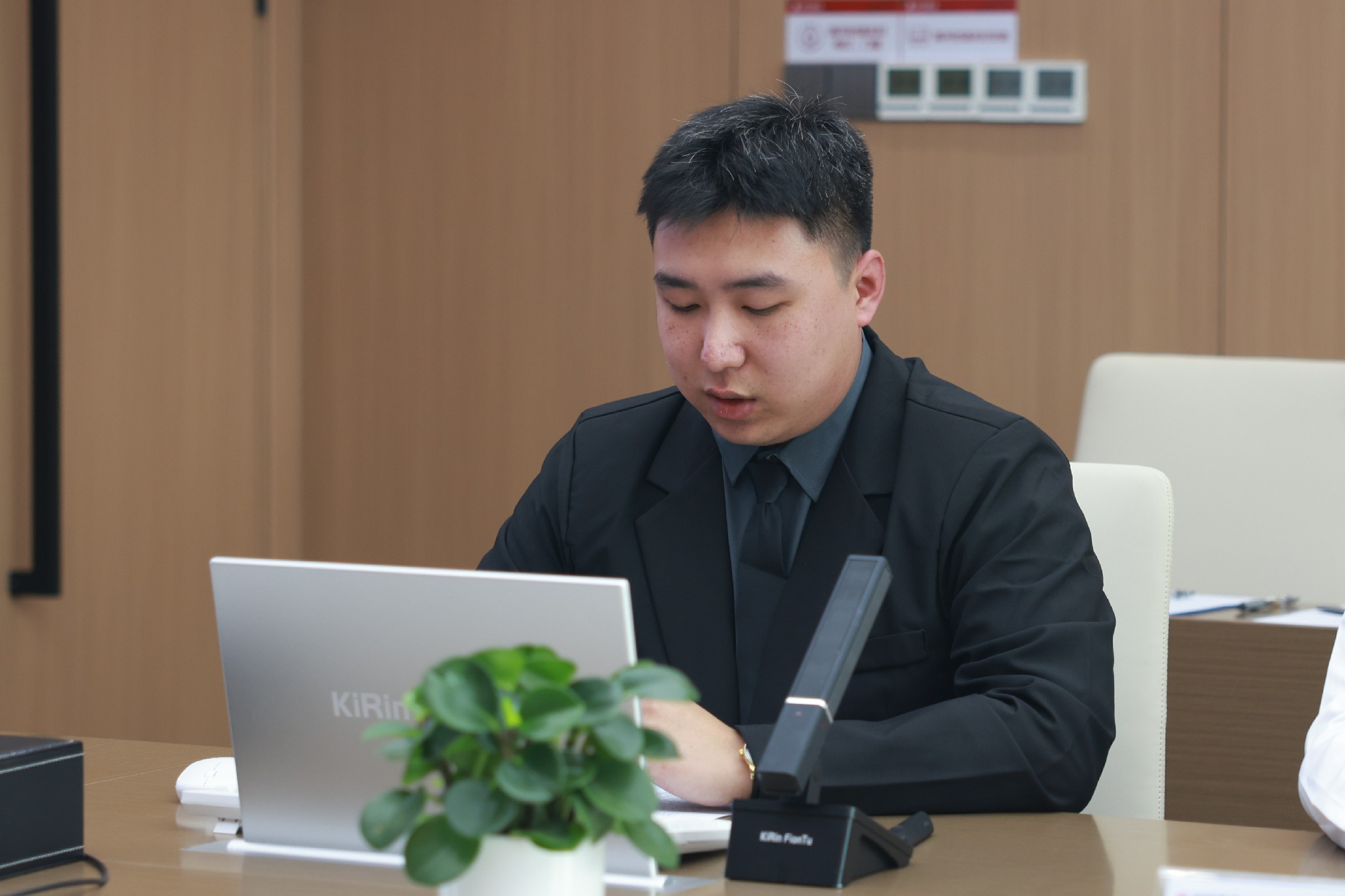 成本管控LD在线平台-LD（中国）
见习成本管理岗刘济源.jpg